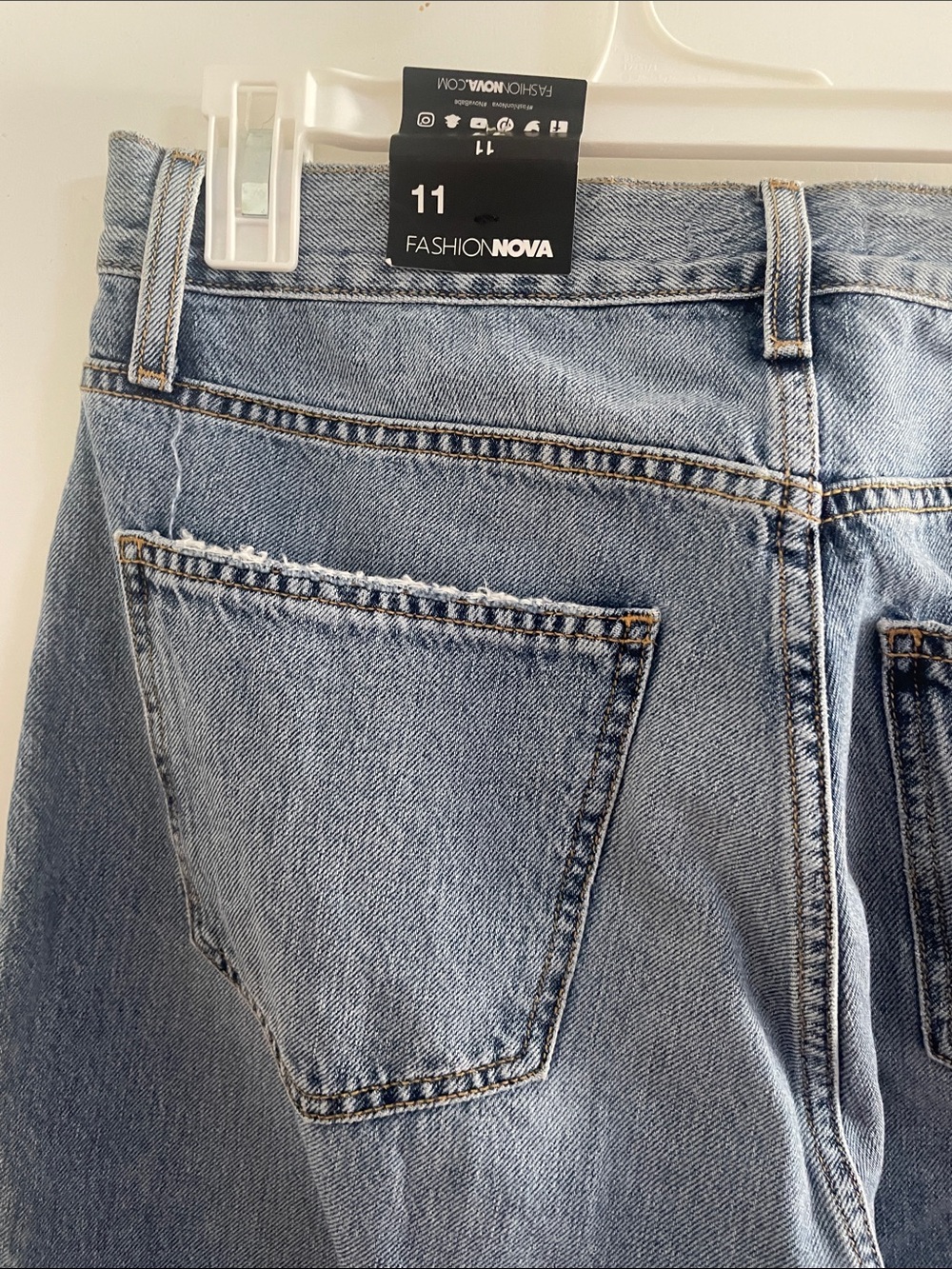 Curvy Light Blue Women’s Mom Jeans - High Rise - Picture 5 of 8